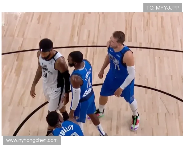 小哈达威神勇表现半场轰下17分其中次节独得12分三分球频频命中